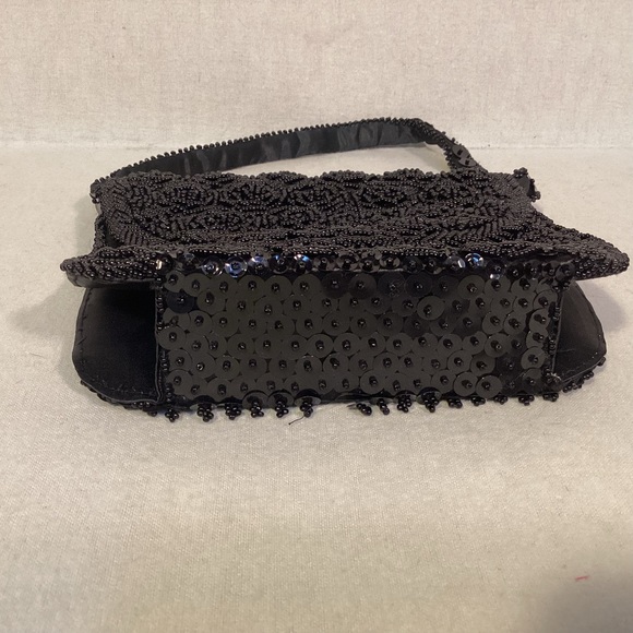 Vintage beaded special occasion handbag handmade in Hong Kong - Picture 8 of 10